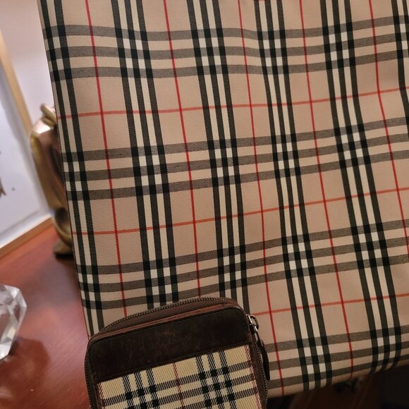 Authentic Burberry tote and wallet. - Picture 1 of 13
